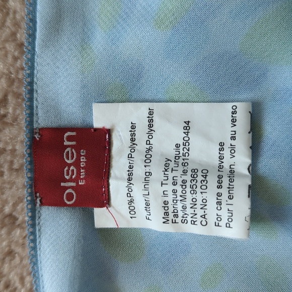 Blue and Green silky skirt - Picture 4 of 6